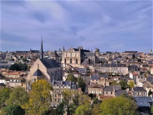 investir Poitiers