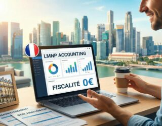 Comptabilité LMNP, Un investisseur expatrié sourit devant son ordinateur portable affichant "LMNP ACCOUNTING" et "FISCALITÉ 0€", avec en arrière-plan une vue sur une métropole asiatique et sur son bureau une photo d'un immeuble parisien et des documents sur l'amortissement et la déclaration EDI, illustrant la gestion fiscale avantageuse d'un bien locatif français depuis l'étranger.