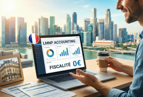 Comptabilité LMNP, Un investisseur expatrié sourit devant son ordinateur portable affichant "LMNP ACCOUNTING" et "FISCALITÉ 0€", avec en arrière-plan une vue sur une métropole asiatique et sur son bureau une photo d'un immeuble parisien et des documents sur l'amortissement et la déclaration EDI, illustrant la gestion fiscale avantageuse d'un bien locatif français depuis l'étranger.